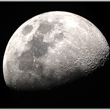 US, UAE Officials Agree to Expand Collaboration on Space Research moon